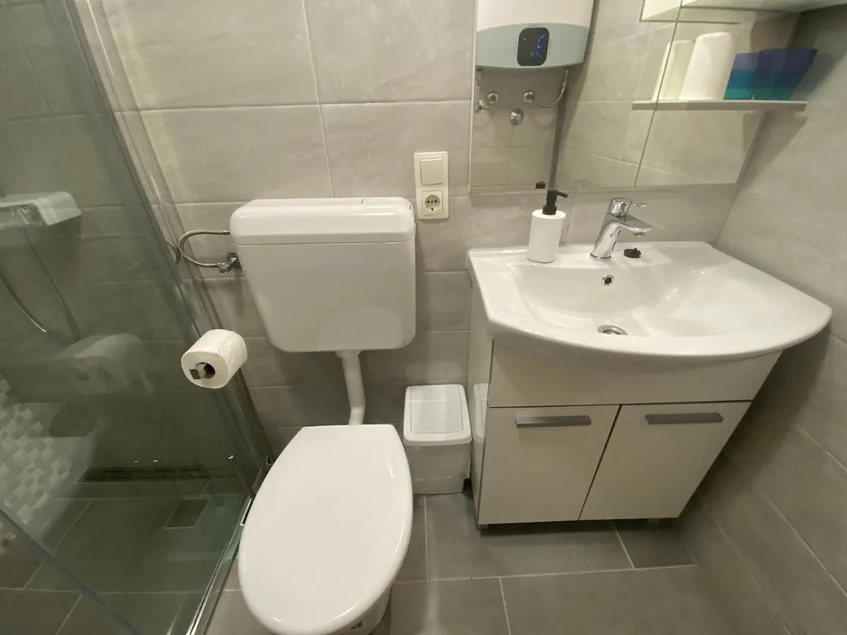 Apartment Surdic Valun Guest house