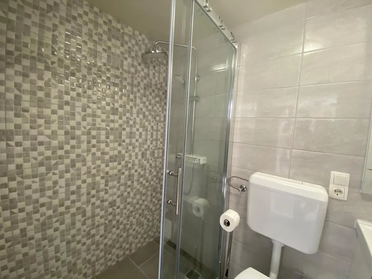 Apartment Surdic Valun 3*,