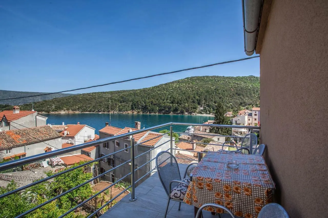 Apartment Surdic Valun Croatia