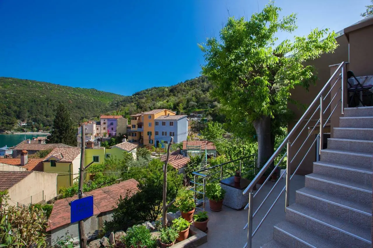 Apartment Surdic Valun Croatia